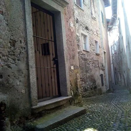 Casa Valli * Lezzeno